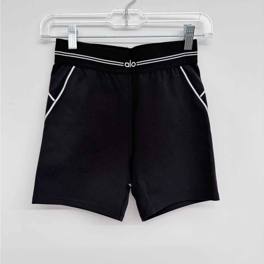 [NWT] Alo airbrush heart throb short SZ S